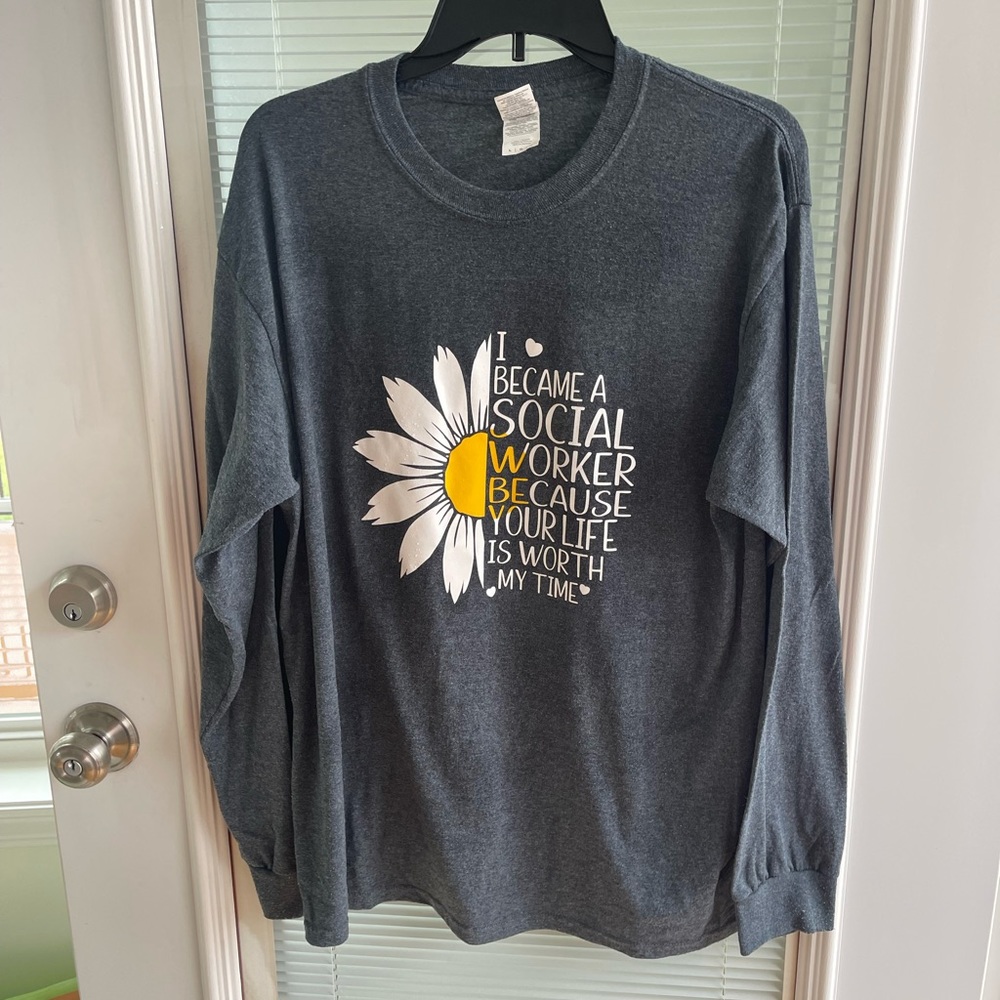 Gildan ultra cotton unisex large heather gray long sleeve crewneck social work